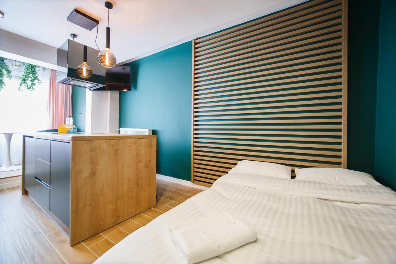 Green Velvet City Retreat Oradea Exterior photo
