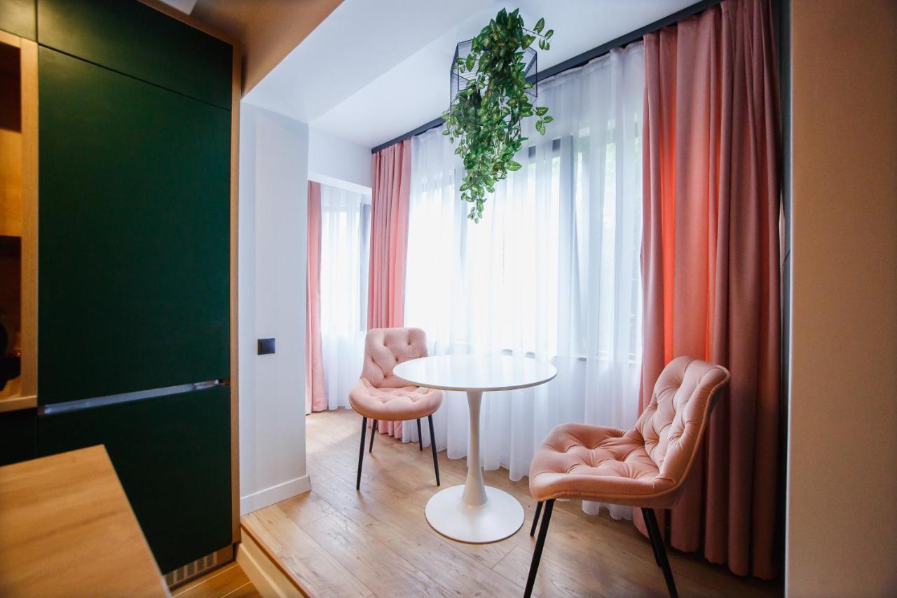 Green Velvet City Retreat Oradea Exterior photo